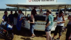 Am Samstag vor der Bierbude